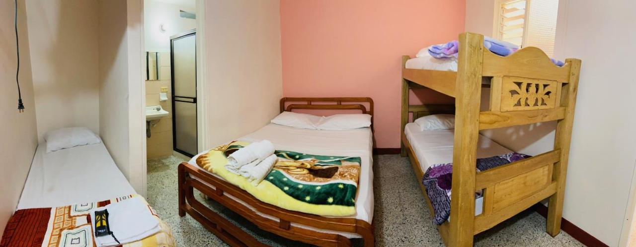 Hotel La Avenida Guatapé 外观 照片
