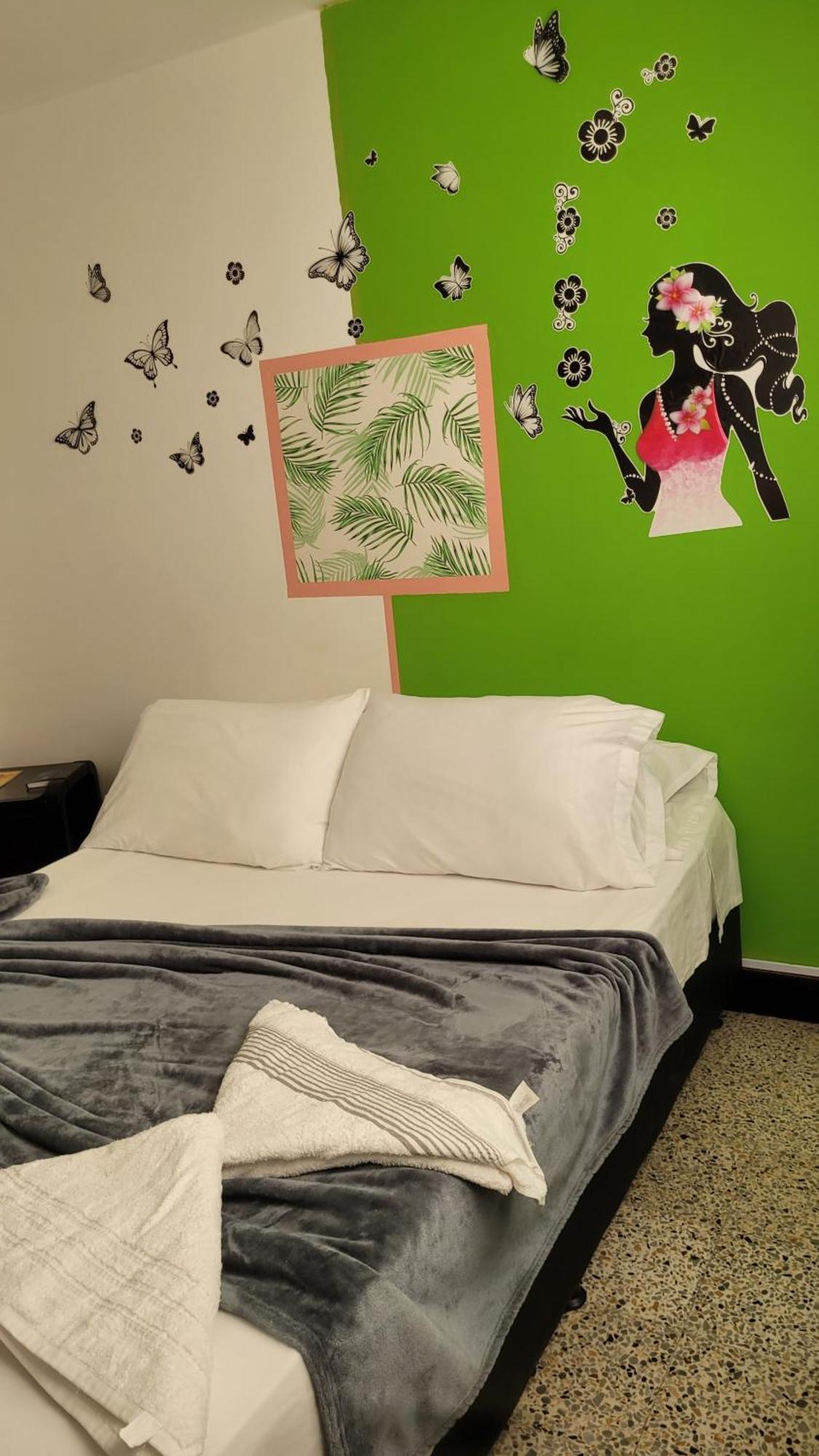 Hotel La Avenida Guatapé 外观 照片