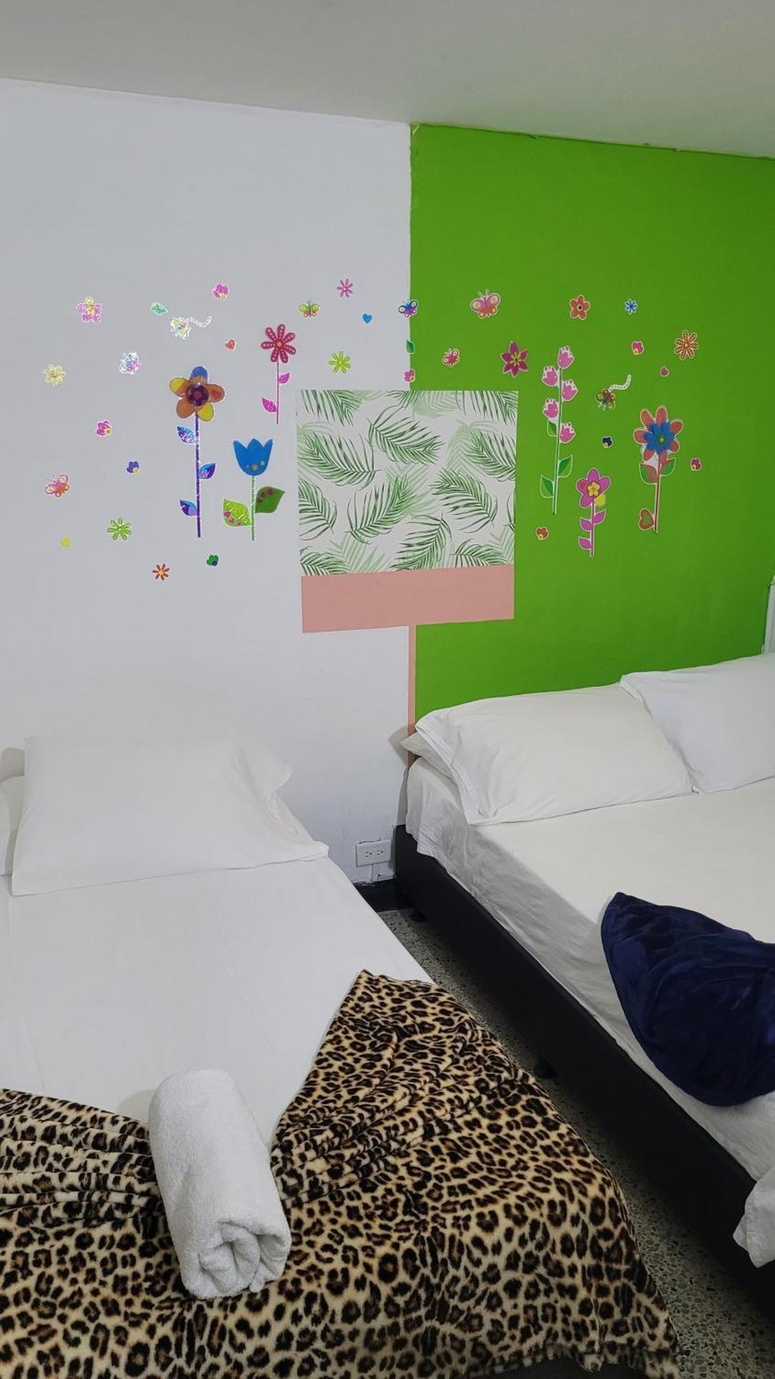 Hotel La Avenida Guatapé 外观 照片